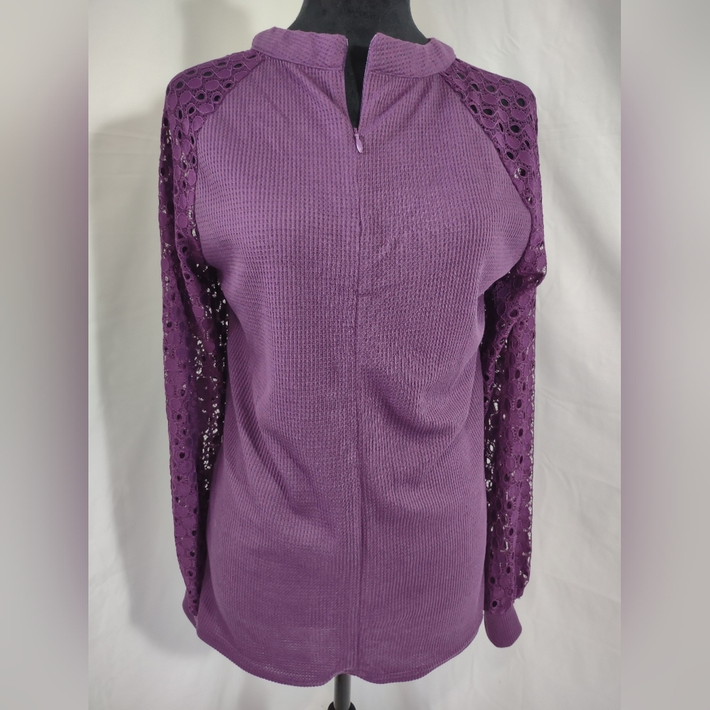 MIHOLL Women's Purple Waffle Knit Top With Sheer Lace Sleeves Size Small